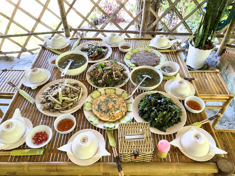 Cùng thưởng các món ngon tại “làng cổ nghìn năm tuổi” 