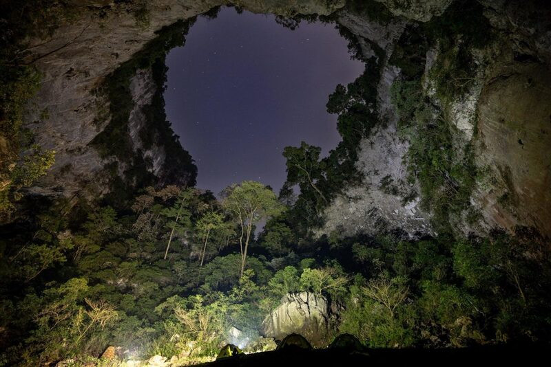 Hố sụt Kong Collapse