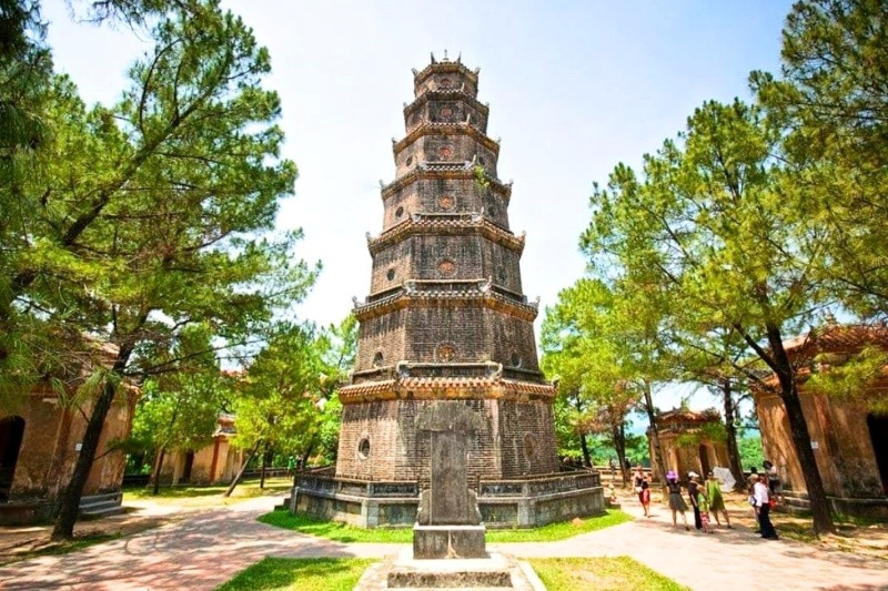 Chiêm ngưỡng biểu tượng tâm linh nổi tiếng du lịch Huế tháng 9