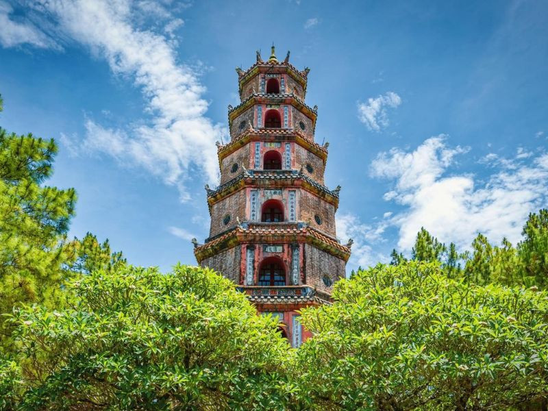 Chùa Thiên Mụ - vẻ đẹp linh thiêng ở Huế