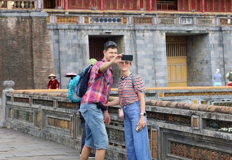 Nhiều du khách nước ngoài chọn Huế cho kỳ nghỉ trăng mật 