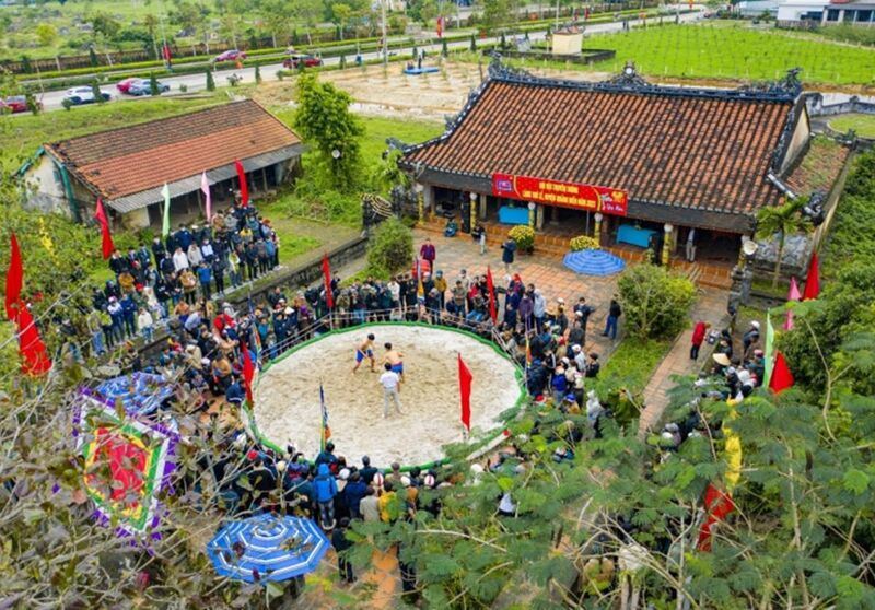 Toàn cảnh không khí sôi động của lễ hội 