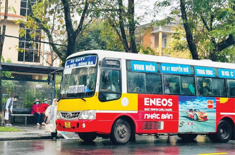 Xe buýt ở Huế 