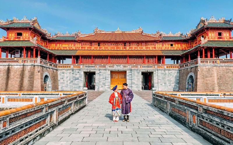 Tour du lịch Huế mùa hè có phương tiện đưa đón tiện nghi 