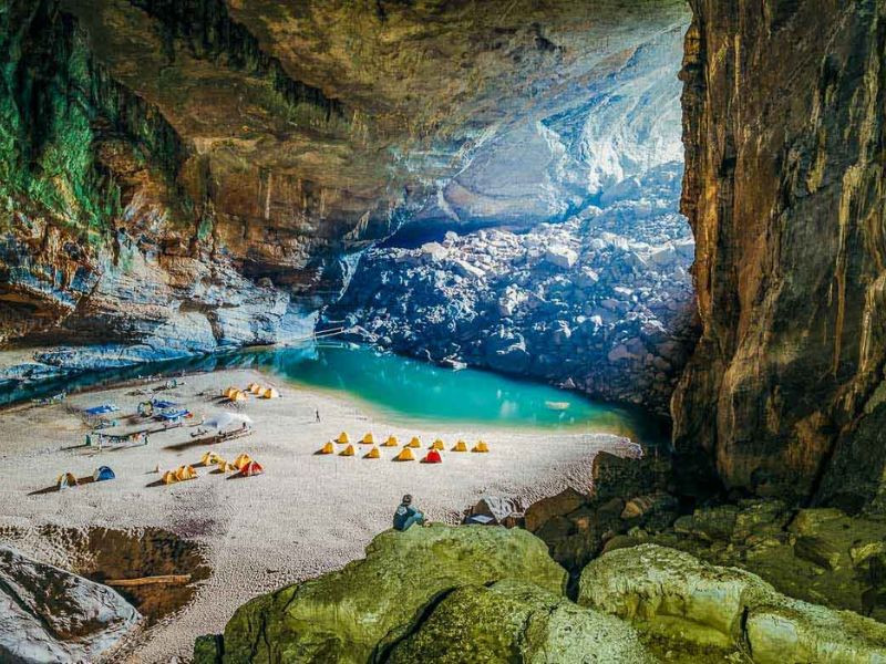 Bãi cát và bãi đá ngầm đẹp Bãi cát và bãi đá ngầm đẹp