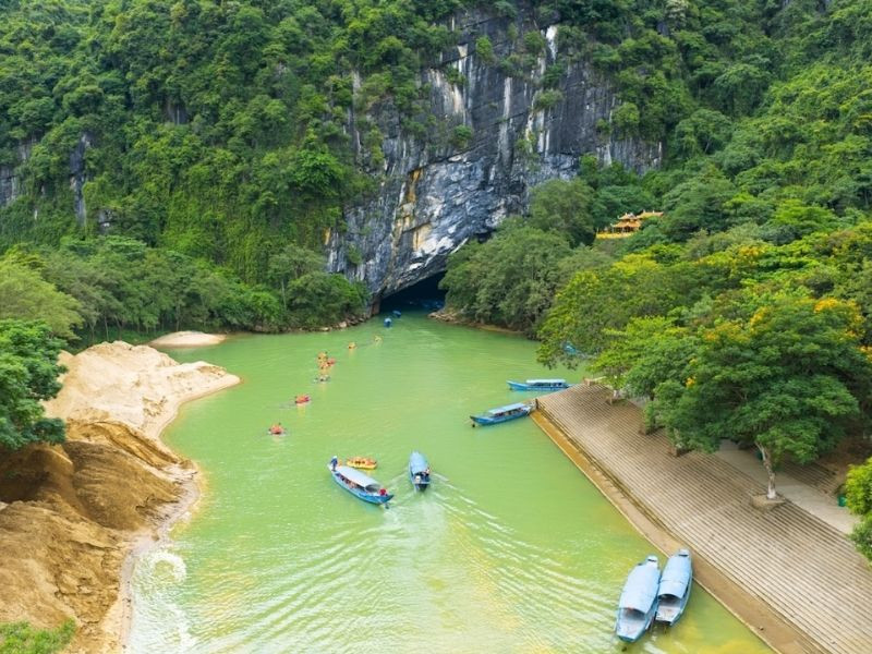 Khoảng tháng 3 - tháng 5 là thời điểm du lịch Phong Nha Kẻ Bàng đẹp nhất 