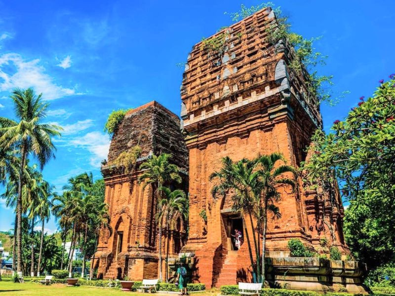 Tháp Đôi - kiến trúc Chăm tại Quy Nhơn Tháp Đôi - kiến trúc Chăm tại Quy Nhơn