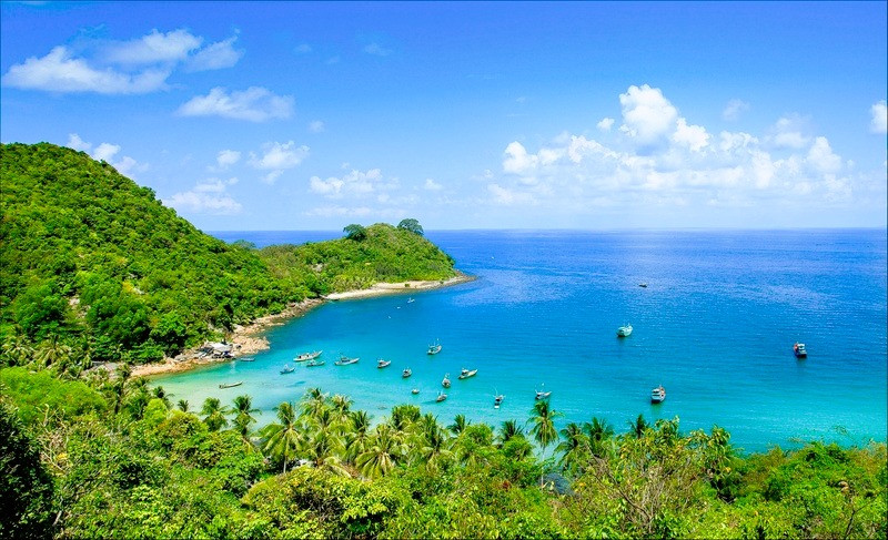 Tháng 8 đầy nắng gió tại miền Trung