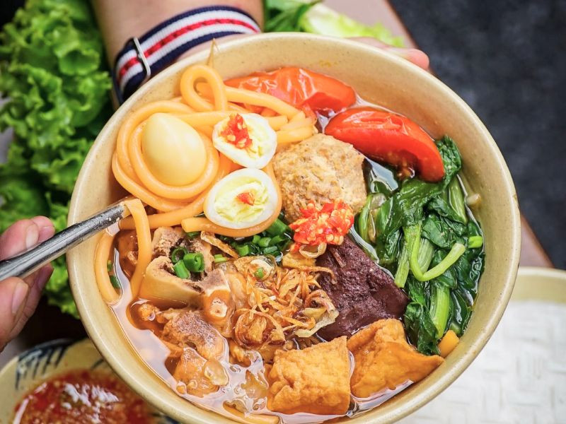 Thưởng thức Bún đỏ Buôn Ma Thuột