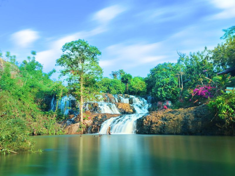 Khám phá thác 5 tầng