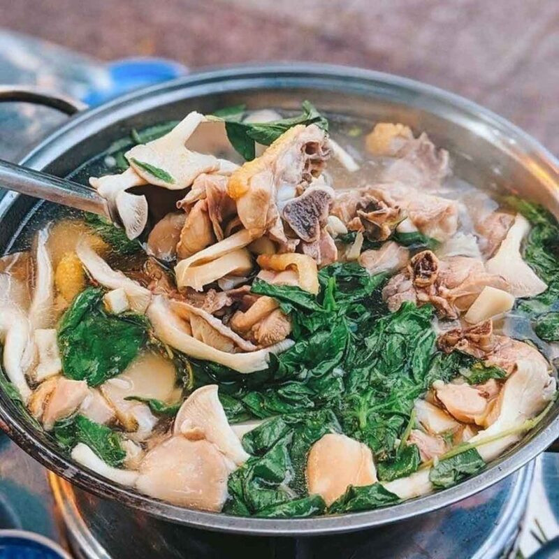 Lẩu gà lá é