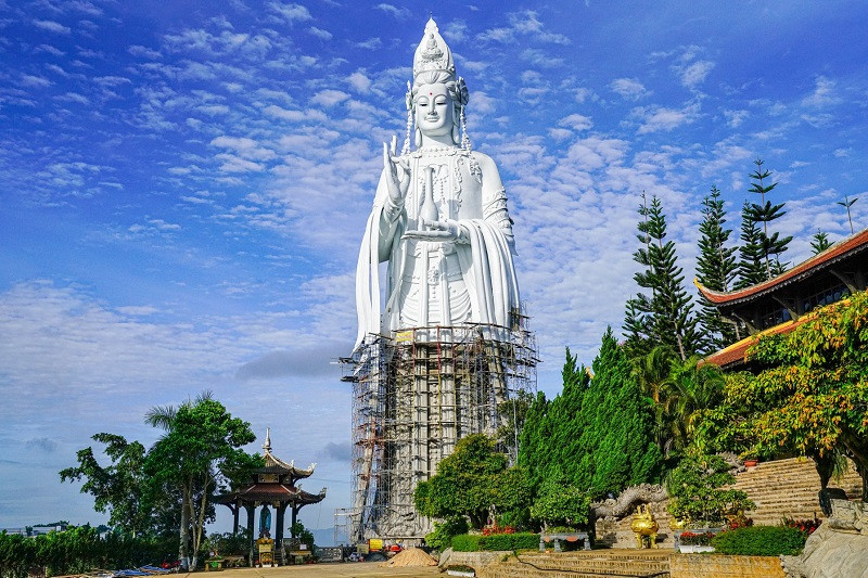 Chùa Linh Ẩn Đà Lạt mới xây thêm 1 tượng Phật Quan Âm rất lớn.