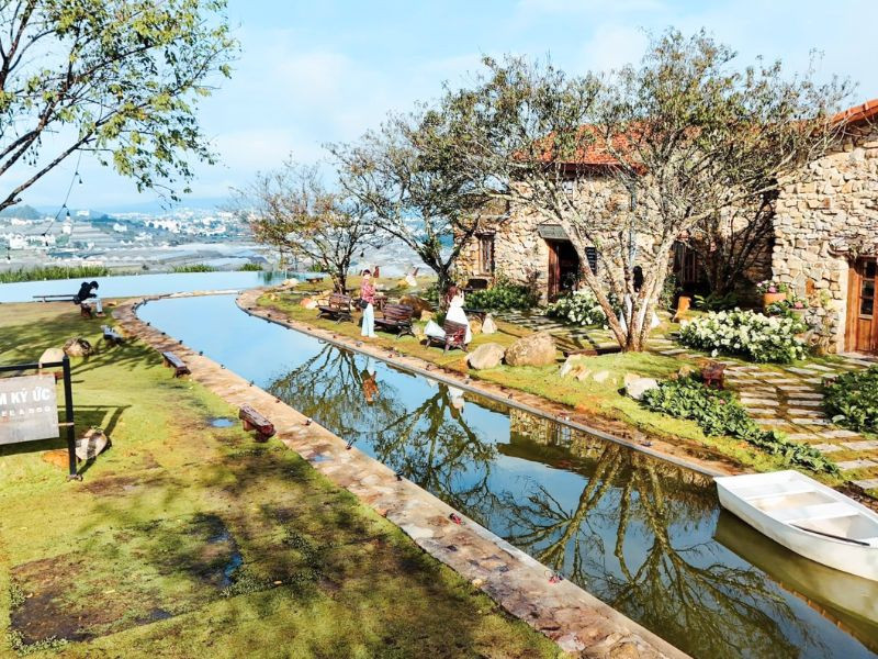 Tham quan Trạm Ký Ức - làng cổ châu Âu