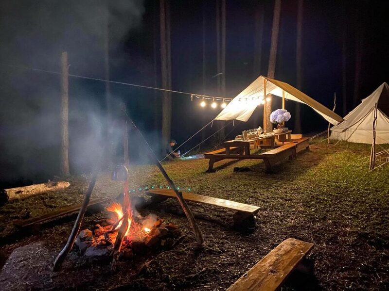 Cắm trại và đốt lửa trại vào ban đêm là trải nghiệm tuyệt vời tại Đồi Đức Mẹ