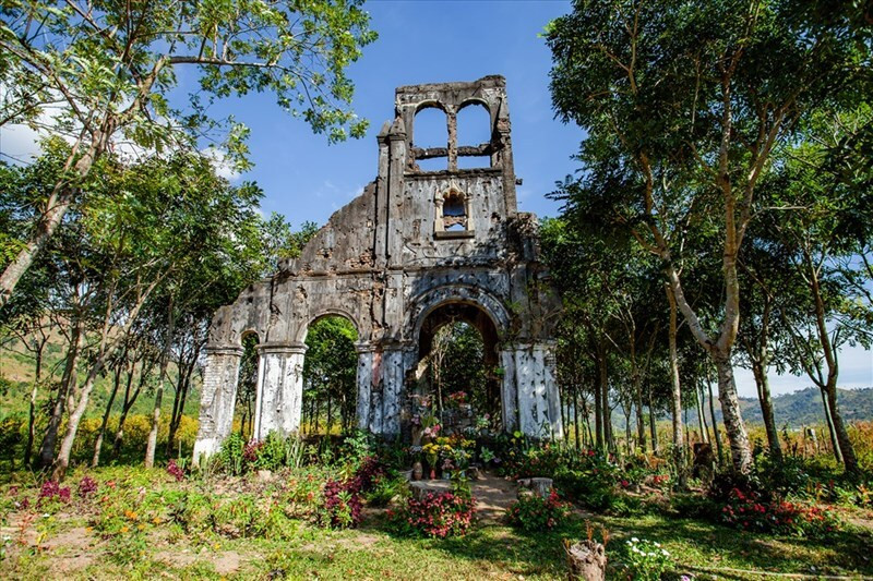 Khám phá nhà thờ cổ H’Bâu