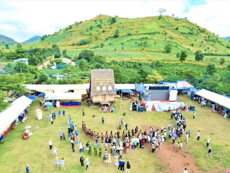 Trải nghiệm lễ hội Hoa Dã Quỳ Chư Đăng Ya nổi tiếng 