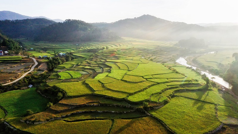 Thăm làng Kon Vơng Kia