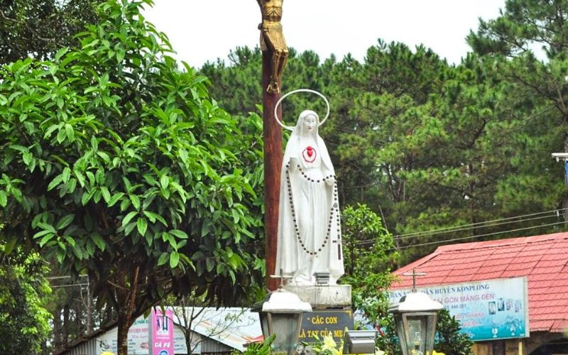 Tượng Đức Mẹ là biểu tượng tâm linh nổi tiếng