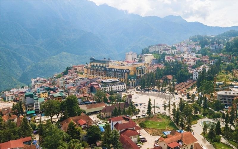 Nên chọn du lịch Tết bằng tour bay hay tour xe?