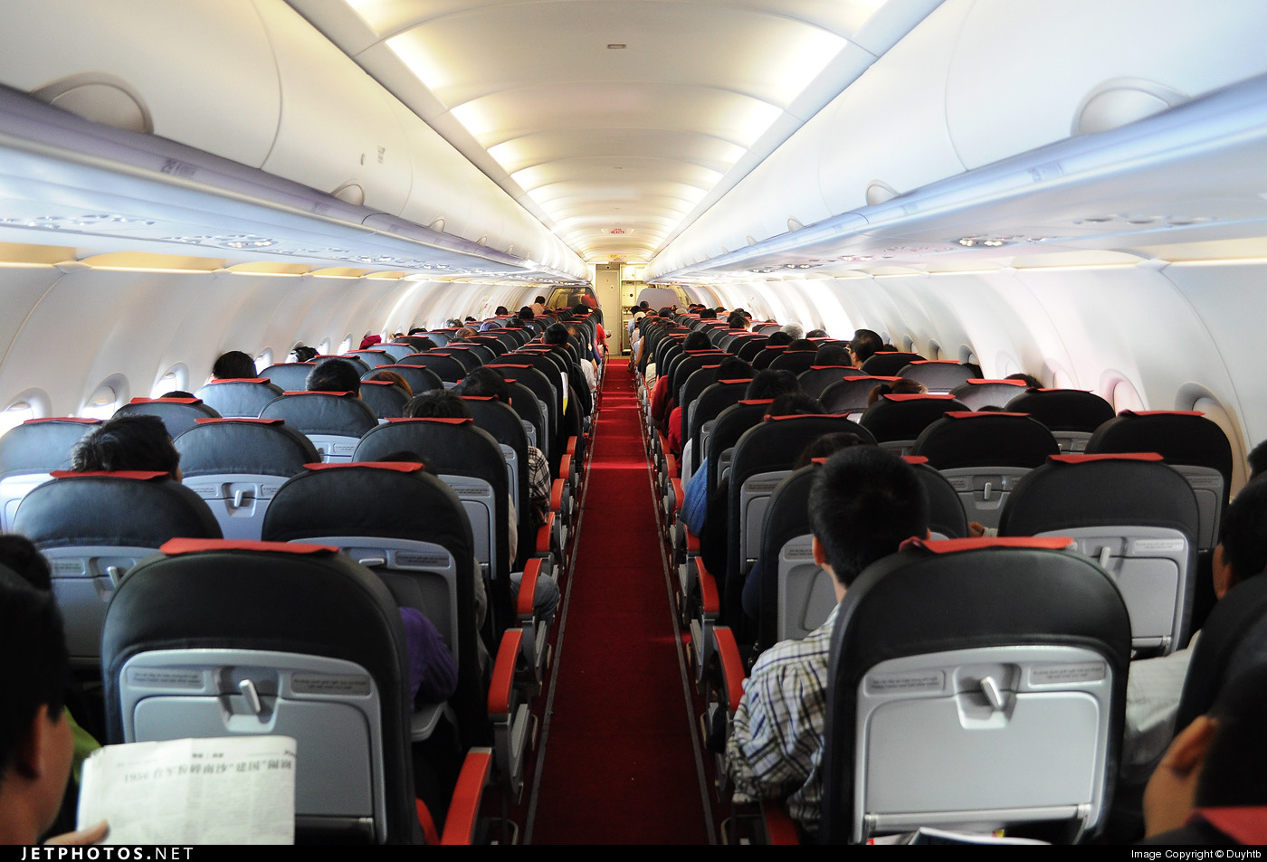 Những triệu chứng của đau tai khi đi máy bay