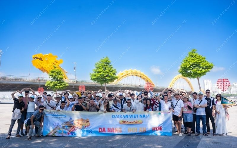 Đặt tour sớm, chuẩn bị kỹ để chuyến đi suôn sẻ và may mắn