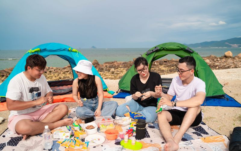 Picnic cắm trại cùng bạn bè tại Nha Trang