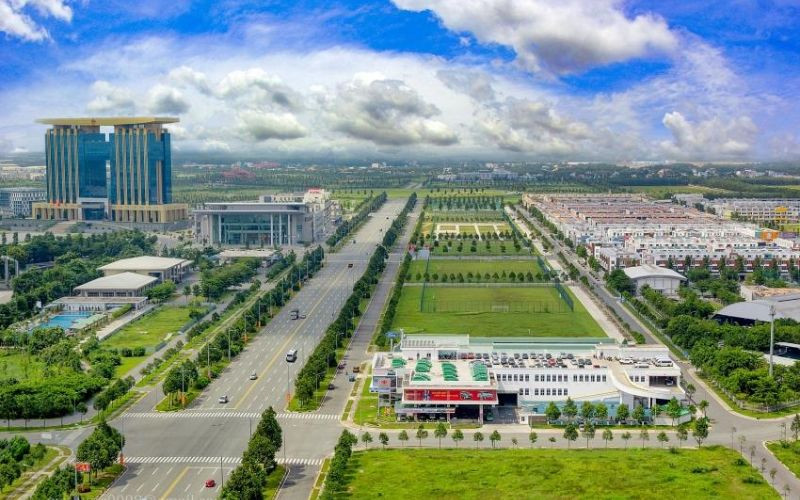 Góc ngắm pháo hoa ấn tượng bên bờ biển