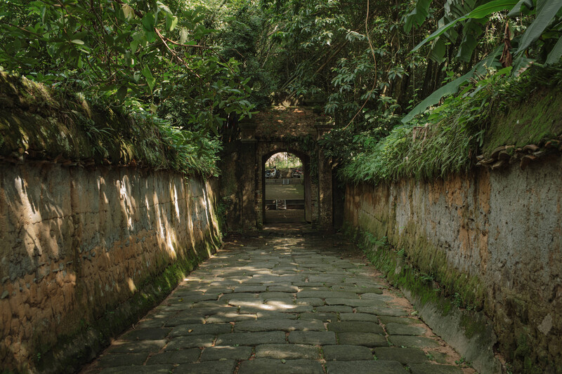 Tường thành chùa Bổ Đà