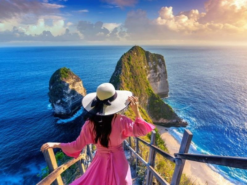 Thỏa sức bung dáng bên vách đá Paluang - Nusa Penida 