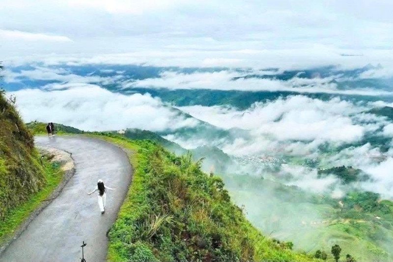 Săn biển mây và khám phá vẻ đẹp núi rừng Tà Xùa Săn biển mây và khám phá vẻ đẹp núi rừng Tà Xùa