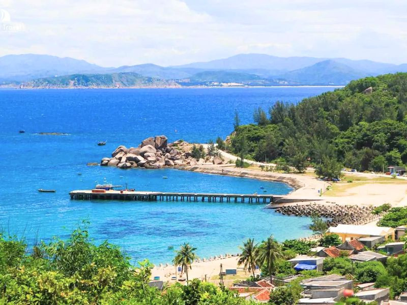 Cù Lao Xanh - nước biển xanh, sạch, trong Cù Lao Xanh - nước biển xanh, sạch, trong