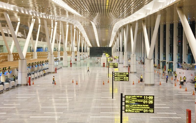 Bên trong sảnh chờ rộng rãi của nhà ga T3 Tân Sơn Nhất