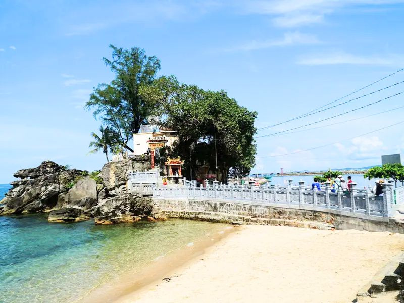 Tham quan Dinh Cậu tại Phú Quốc Tham quan Dinh Cậu tại Phú Quốc