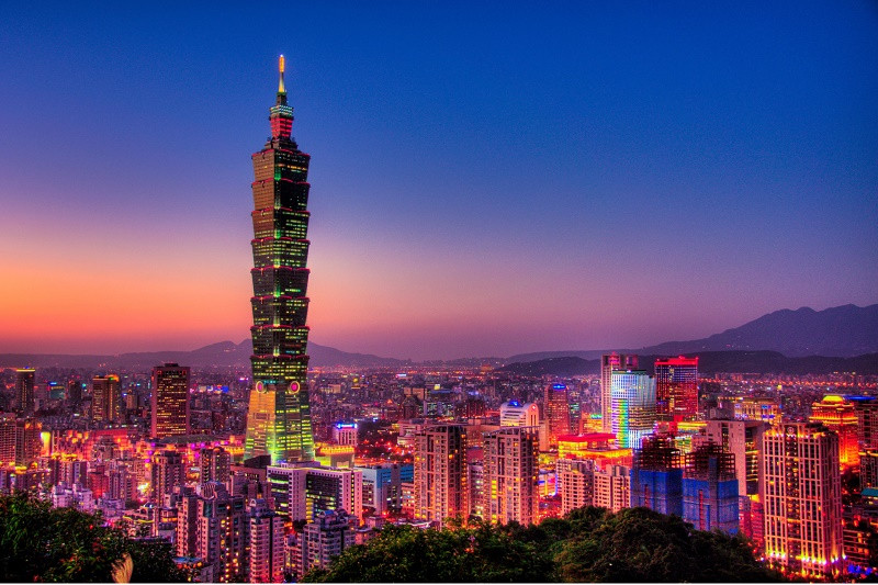 Bay lên tận trời xanh cùng Taipei 101 