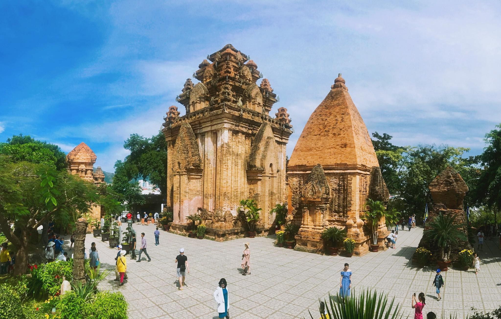 Du lịch Nha Trang tham quan tháp bà Po Nagar