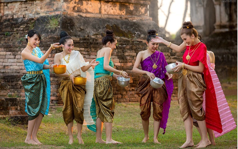 Du lịch Thái Lan tham gia lễ hội té nước 