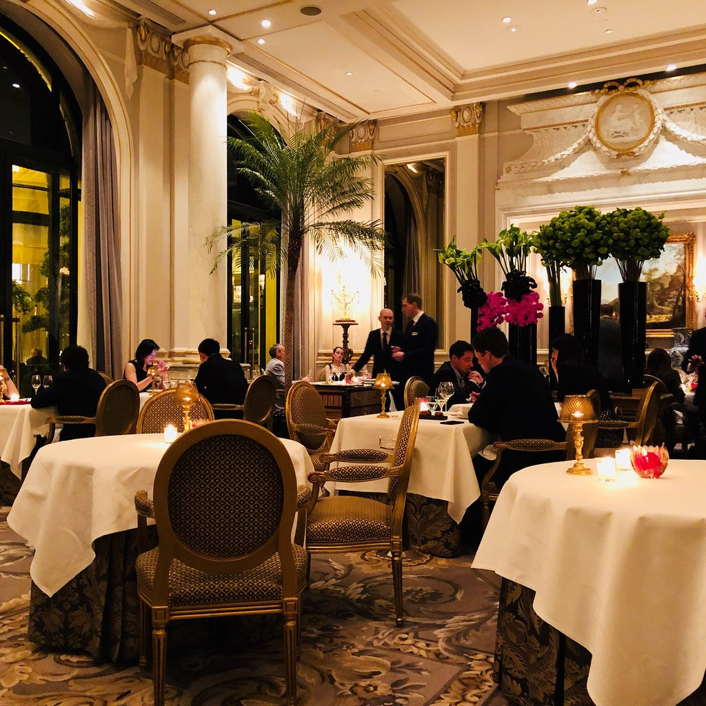 5 nhà hàng lãng mạn nhất ở Paris - nhà hàng Le Cinq 1