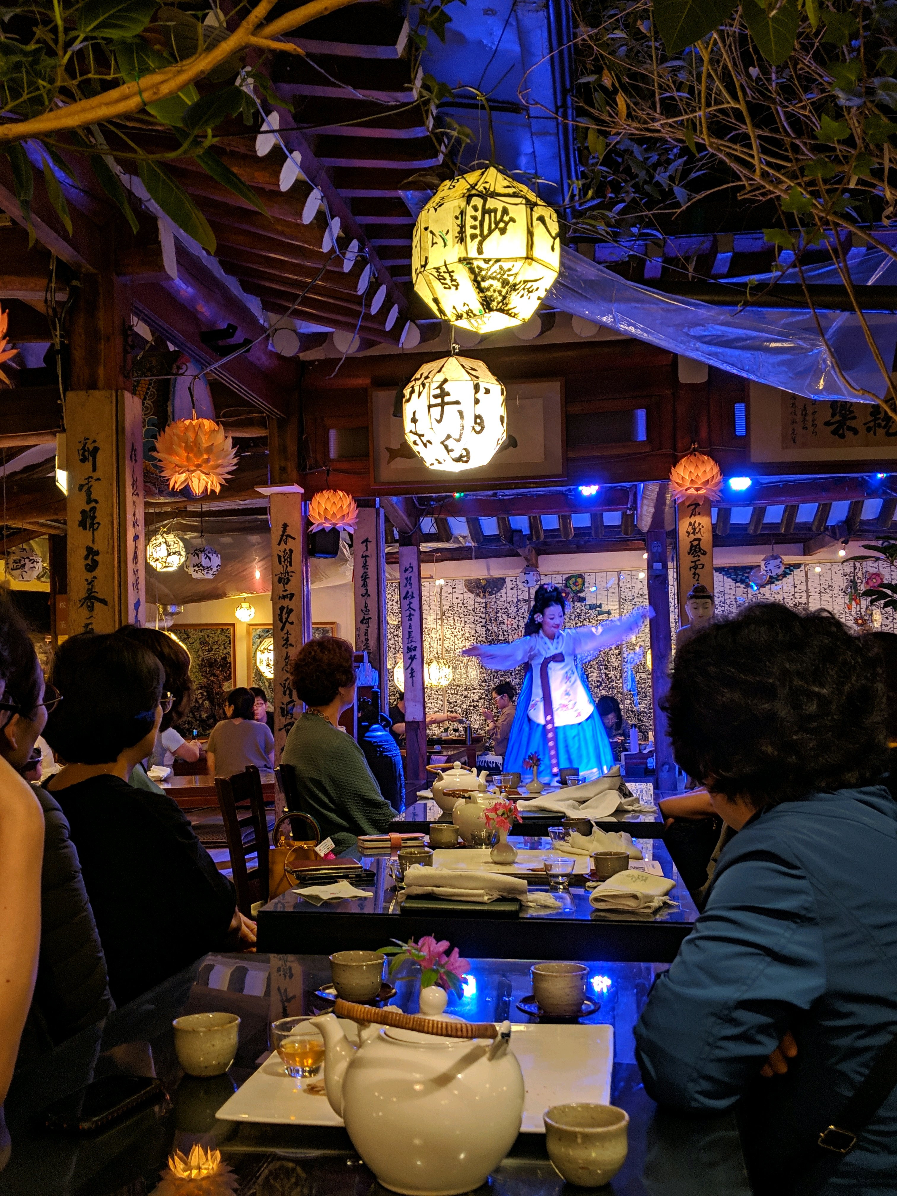 Gợi ý 10 nhà hàng thưởng thức trọn vẹn hương vị Xứ sở Kim Chi - ảnh 2