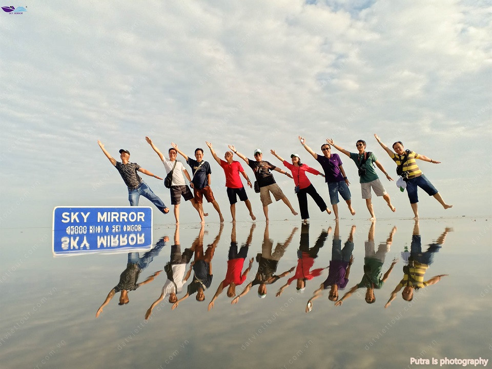 Check-in Sky Mirror - Gương Trời siêu ảo diệu ở Malaysia