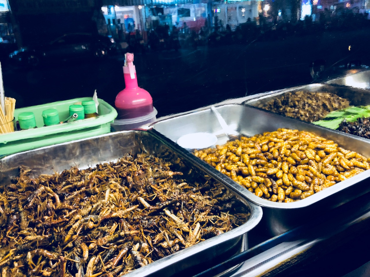 3 khu ẩm thực đường phố Thái Lan không thể bỏ qua trong dịp tết này - Món côn trùng