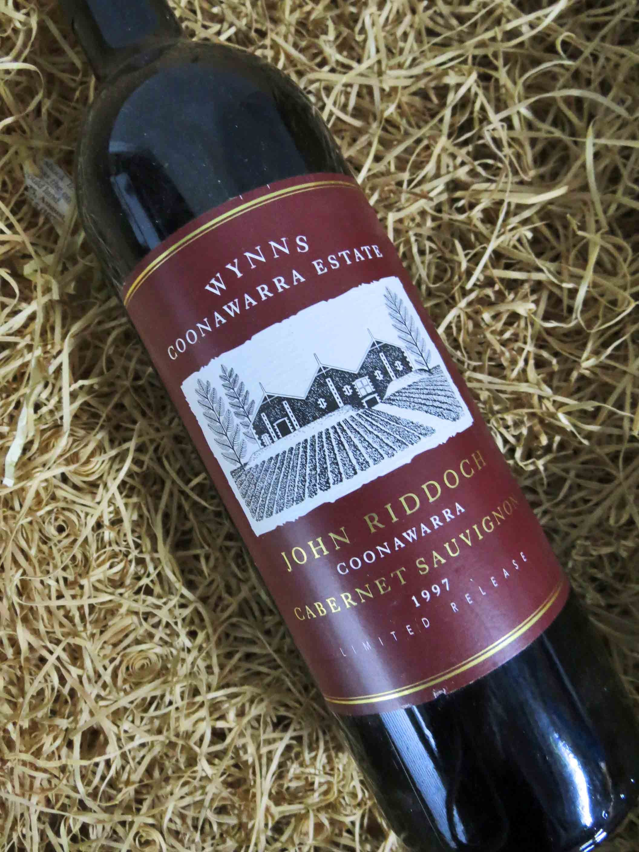 Gọi tên 4 loại rượu vang ngon nhất niềm Nam nước Úc - John Riddoch Cabernet Sauvignon, thương hiệu Wynns, vùng Coonawarra
