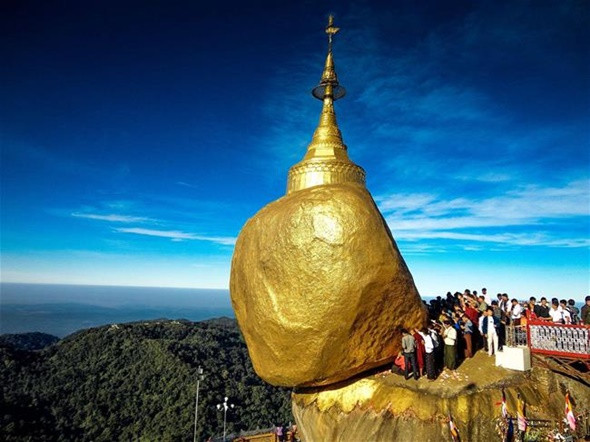 Oanh Tạc 5 Địa Điểm Trứ Danh Tại Myanmar - Chùa Kyaikhtiyo 