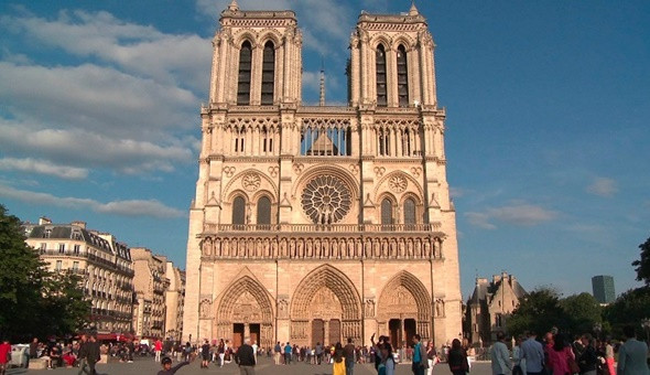 5 địa điểm không nên bỏ qua khi du lịch Pháp - Nhà thờ Đức Bà