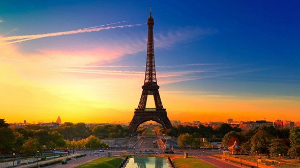5 địa điểm không nên bỏ qua khi du lịch Pháp - Tháp Effiel 