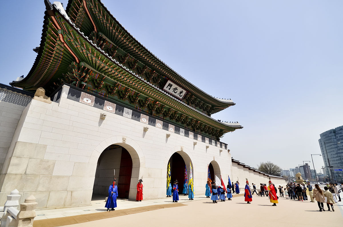 Giảm hơn 3 triệu đồng cho tour tour du lịch Hàn Quốc tại Đất Việt Tour - Quảng trường Gwanghawamun