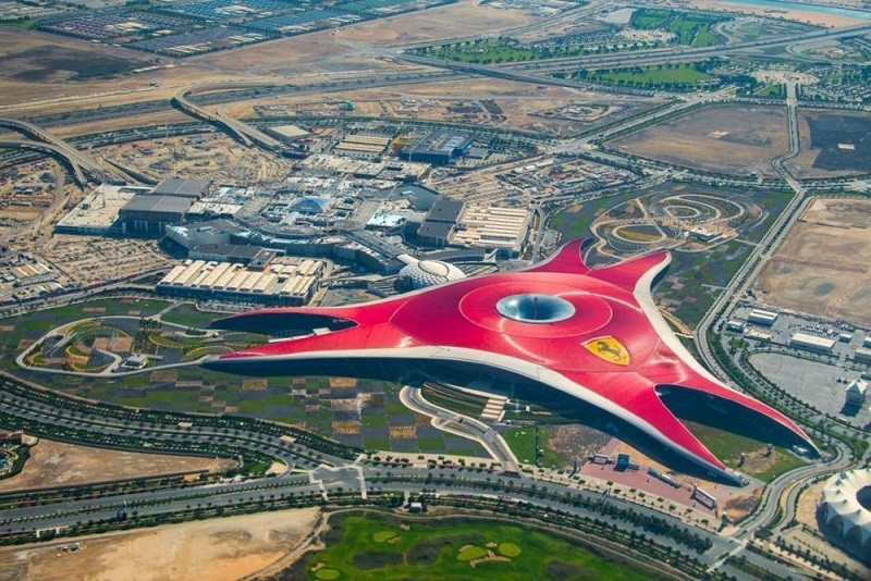 Du lịch Dubai - Công viên Thế giới Ferrari