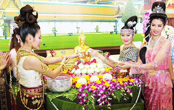 Du lịch Thái Lan hòa cùng lễ hội té nước Songkran sôi động - ảnh 4