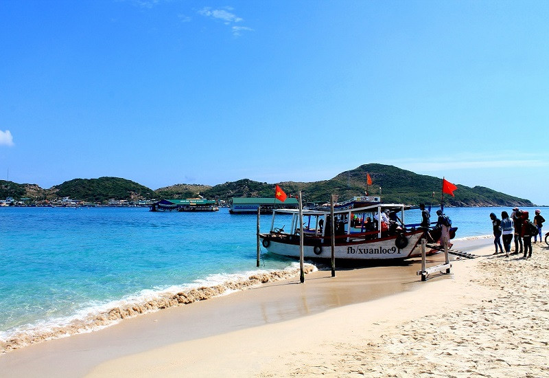 Du lịch Nha Trang, check in Bình Hưng với những bãi biển đẹp tuyệt - ảnh 2