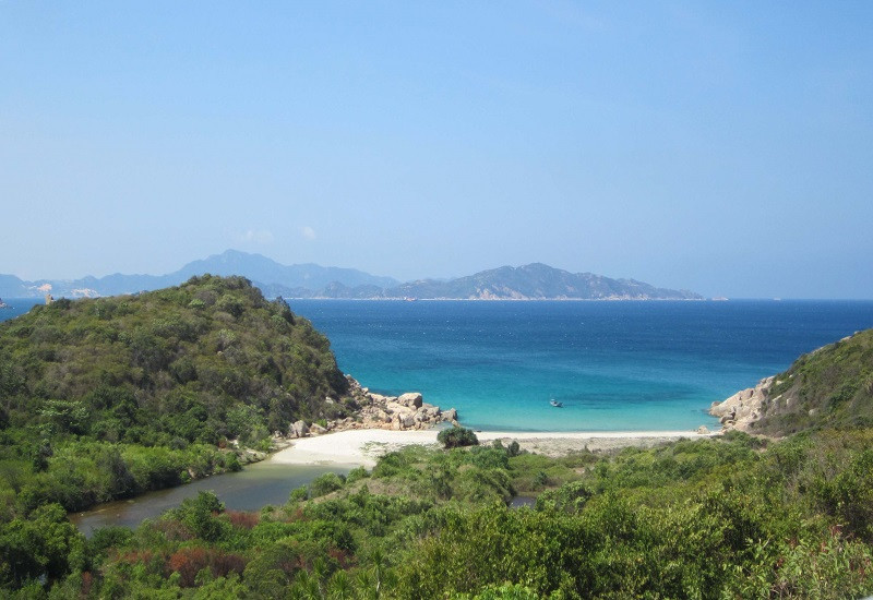 Du lịch Nha Trang, check in Bình Hưng với những bãi biển đẹp tuyệt - ảnh 3