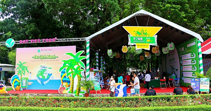 tong-quan-gian-hang-dat-viet-tour-tai-NHDL-2020